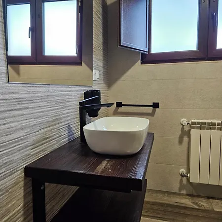 Rurales Lola Penarronda * Castropol