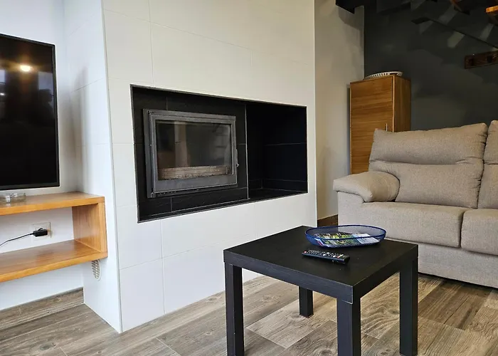 Rurales Lola Penarronda Castropol